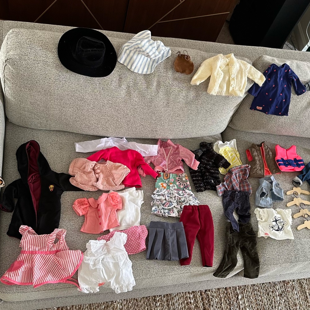 TONS of American Girl Doll Clothes, Sweaters Jacket, Hats, Halloween